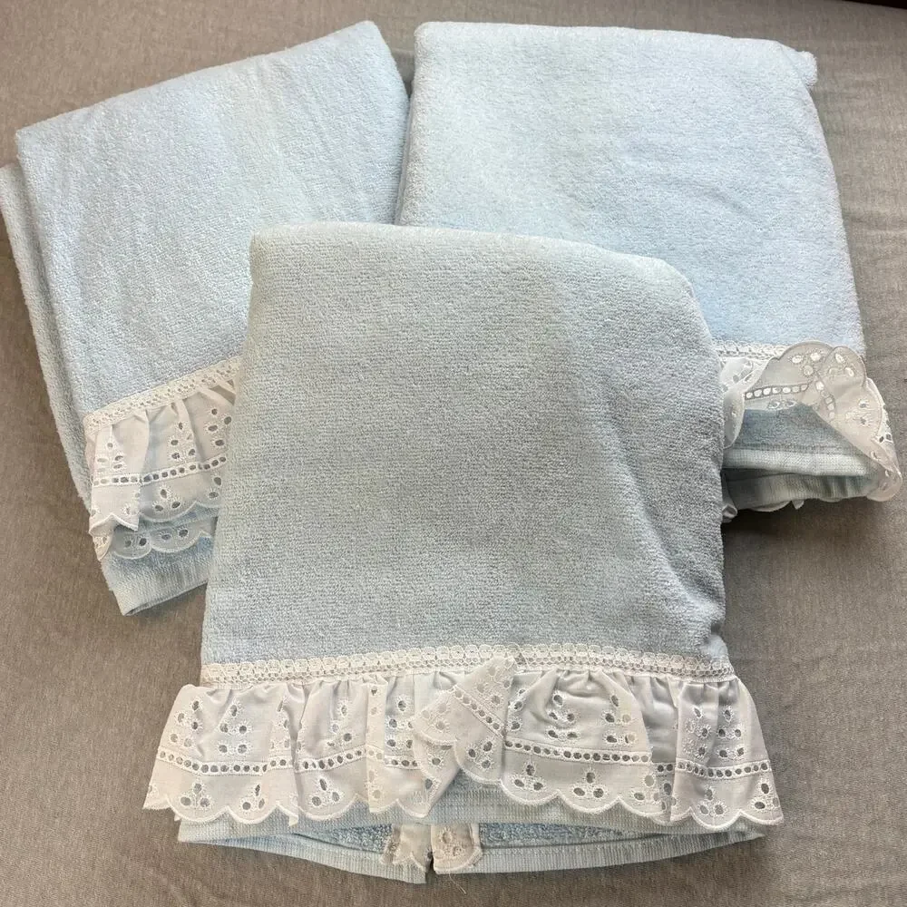 Set 3 Vintage R.A. Briggs Bath Bath Towels Blue with White Lace Ruffle